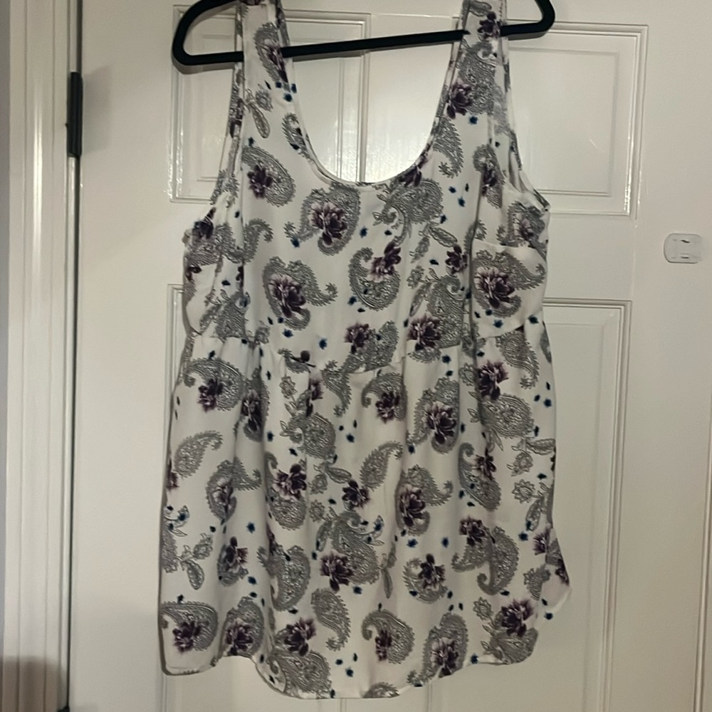 Paisley Torrid Tank size 2 (18/20)